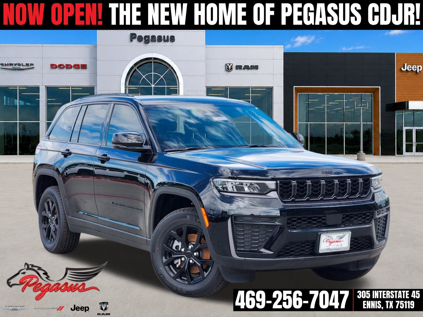 2026 Jeep Grand Cherokee GRAND CHEROKEE LAREDO ALTITUDE 4X4 in Diamond Black Crystal Pearl-Coat Exterior Paint — front three-quarter view