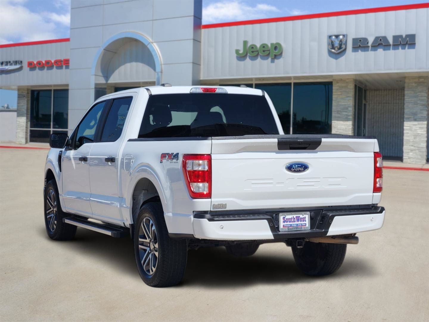 2022 Ford F-150 — interior view
