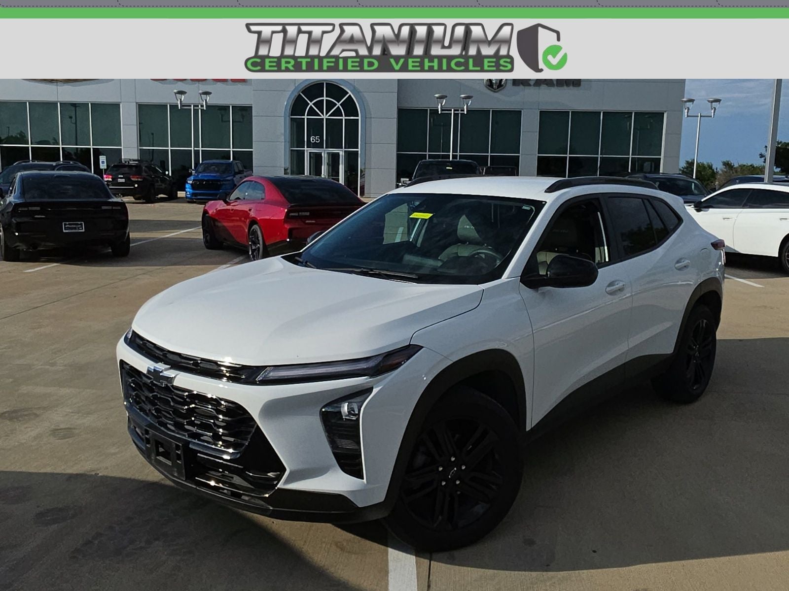 2025 Chevrolet Trax FWD ACTIV in Summit White — front three-quarter view