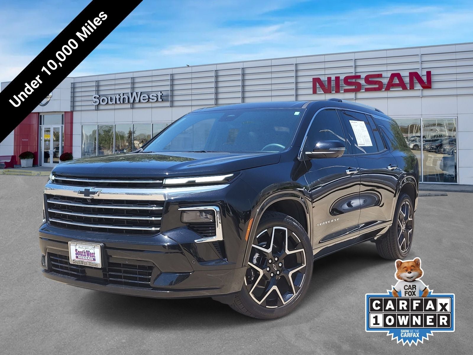 2025 Chevrolet Traverse High Country in Mosaic Black Metallic — front three-quarter view
