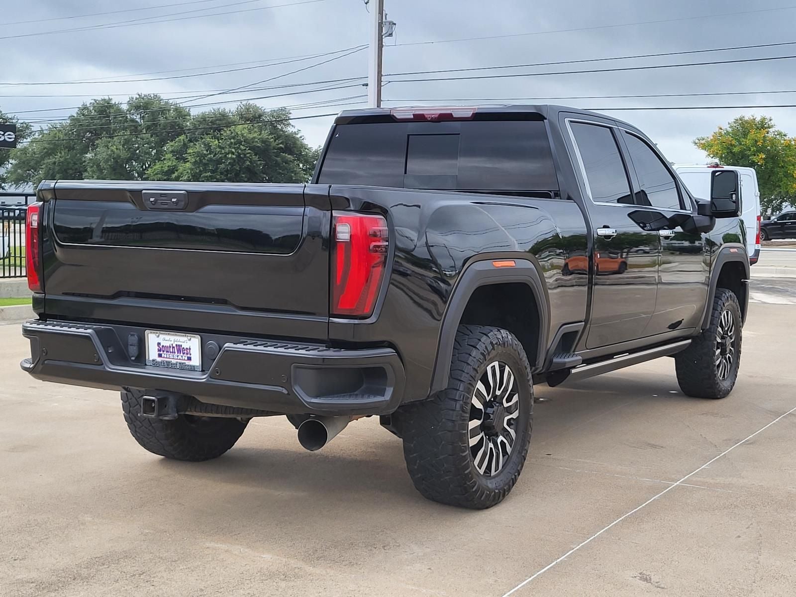 2024 GMC Sierra 2500HD — detail view