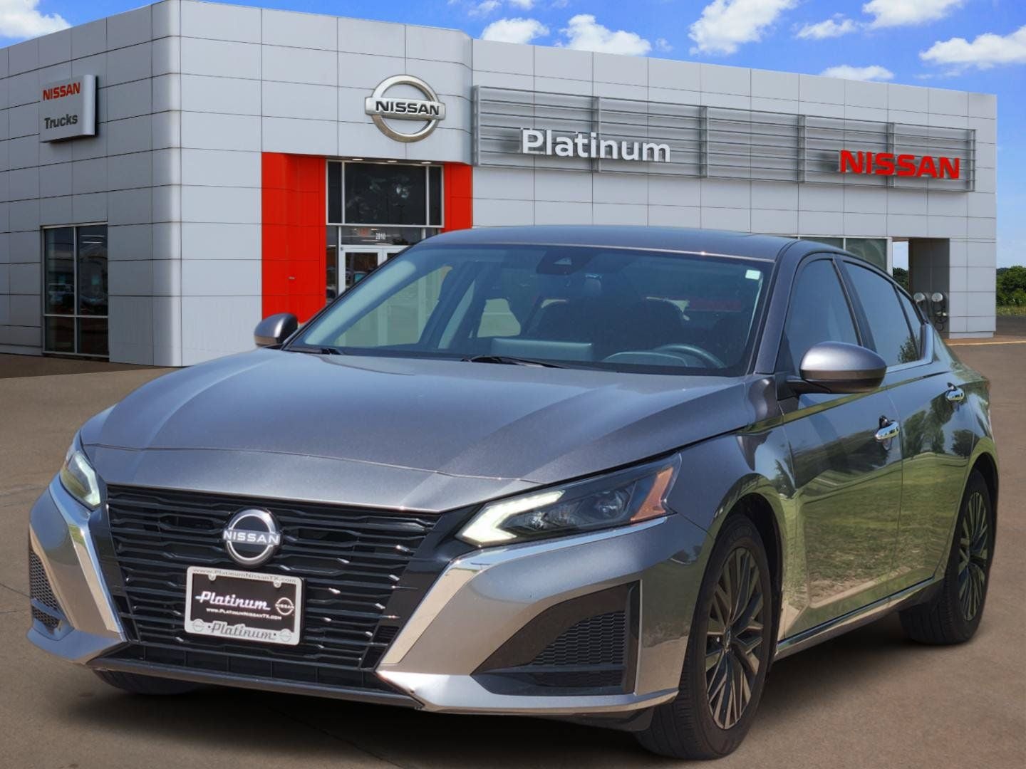 2025 Nissan Altima — side profile view