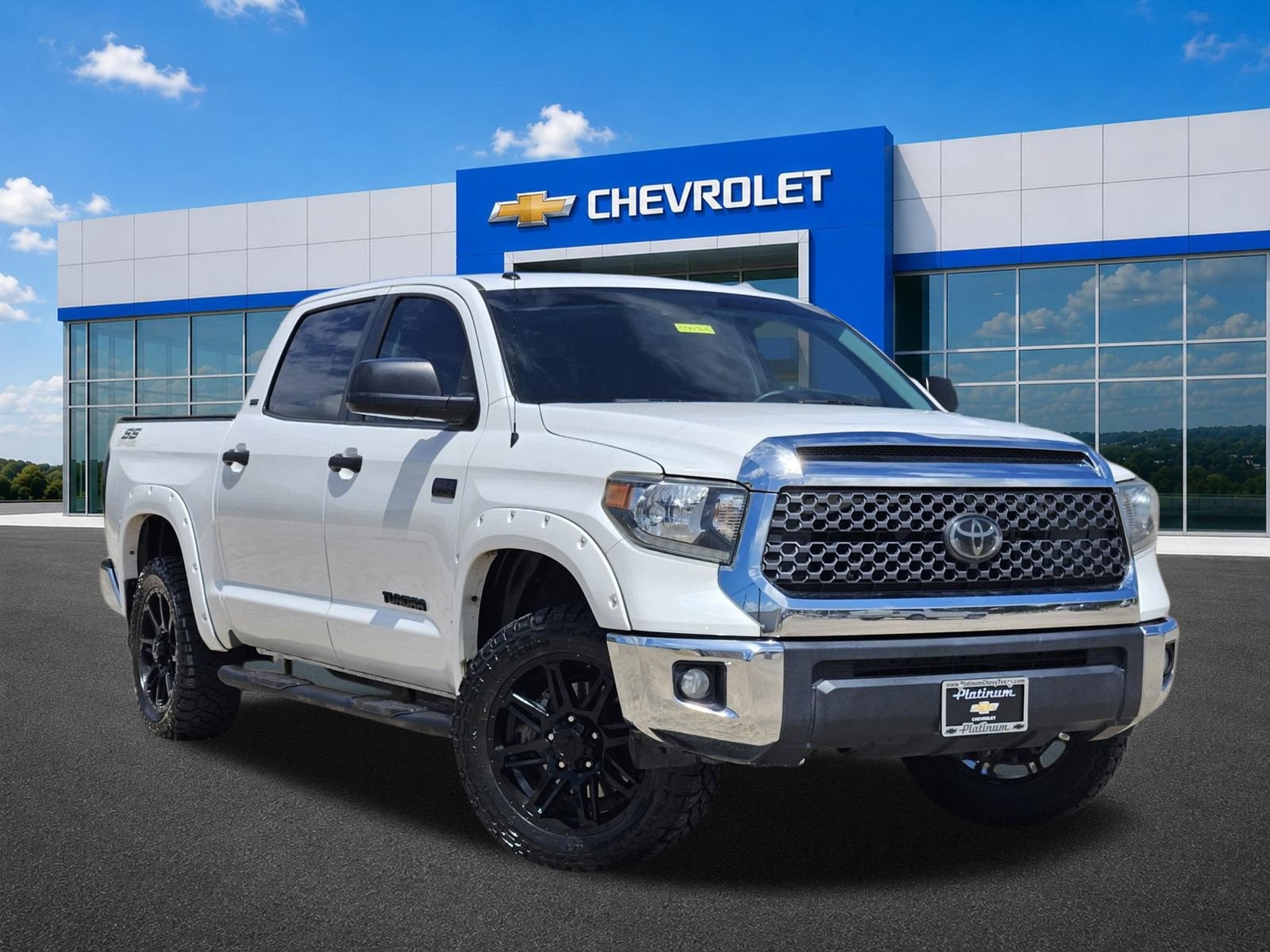 2018 Toyota Tundra SR5 5.7L V8 in White — front three-quarter view