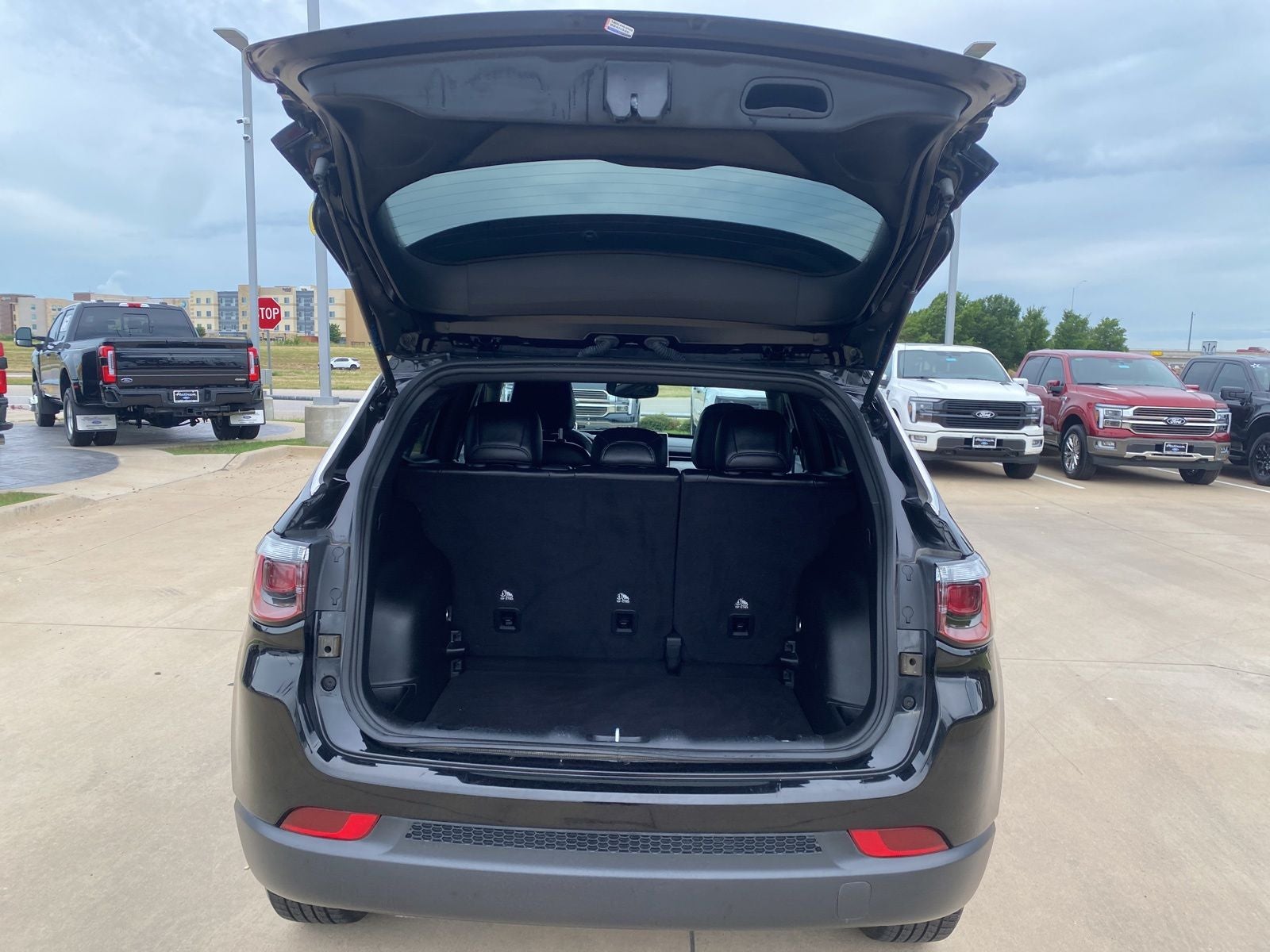 2023 Jeep Compass — detail view